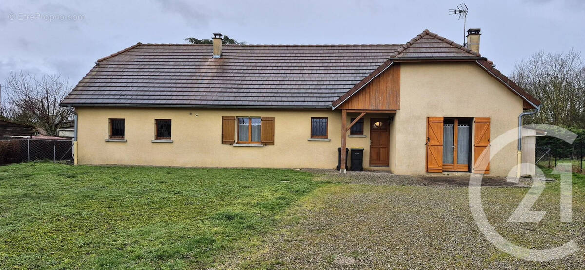 Maison à SAINT-USUGE