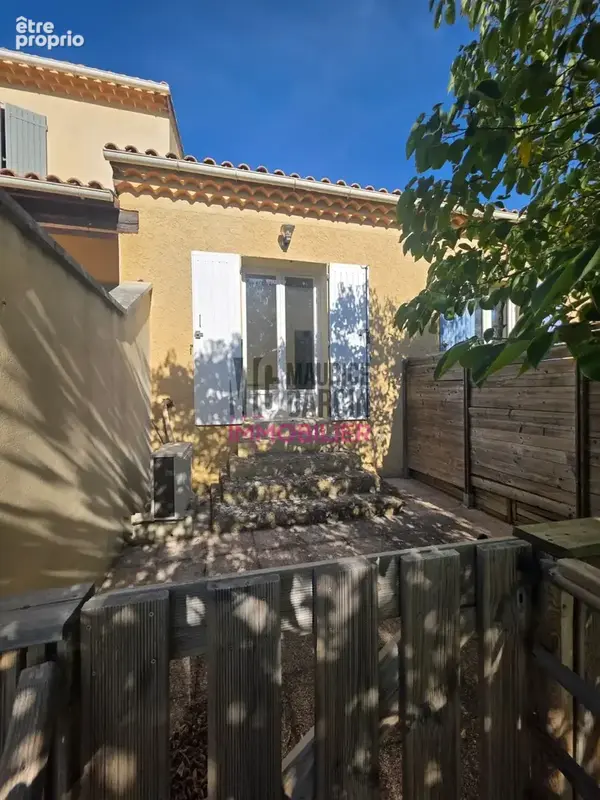 Maison à VENASQUE