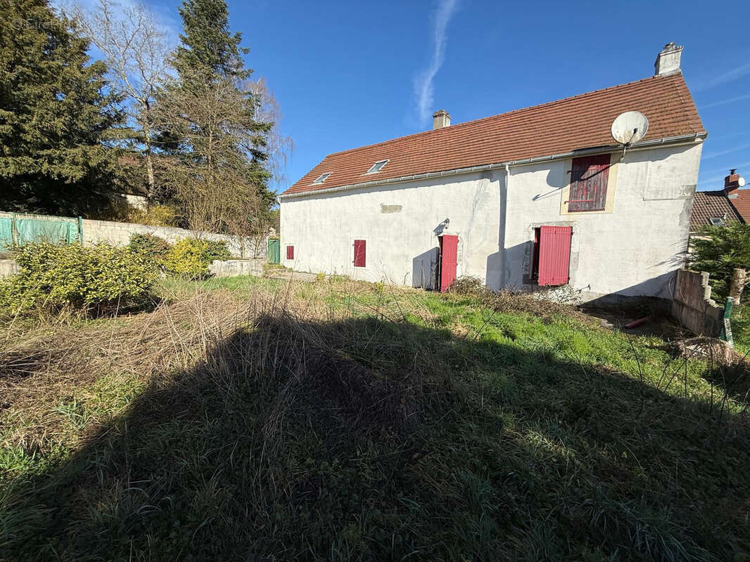 Maison à LA CELLE-SUR-NIEVRE