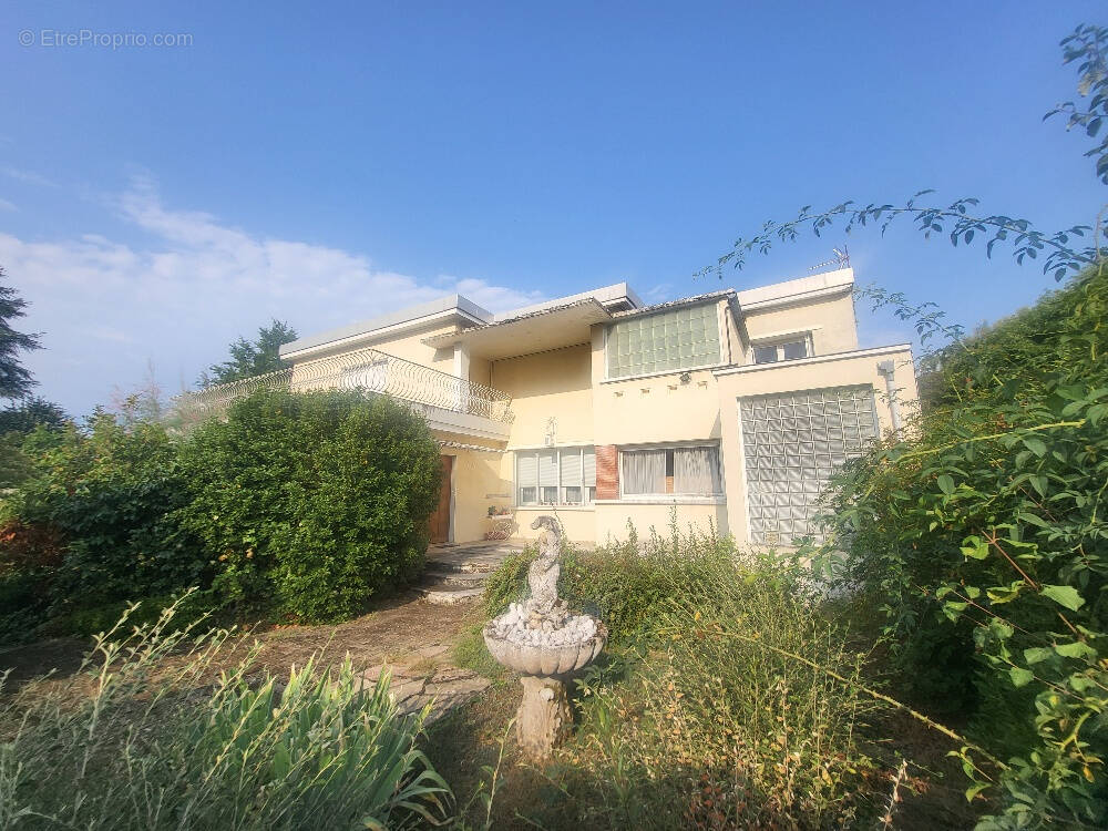 Maison à CHATILLON-SUR-CHALARONNE