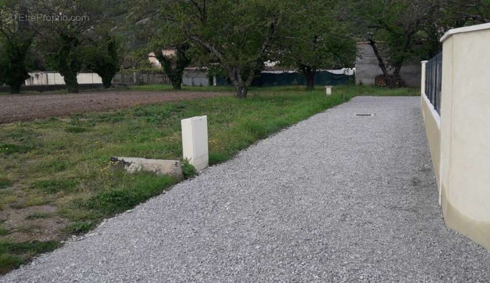 Terrain 589 m² à Guilherand-Granges  - photo 2