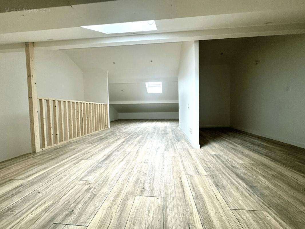 Maison à SEREZIN-DU-RHONE