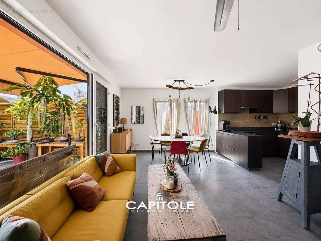 Nice Carabacel / Acropolis – Superbe duplex atypique de 82 m² en dernier étage avec terrasse sans vis-à-vis, vue dégagée sur les - photo 5