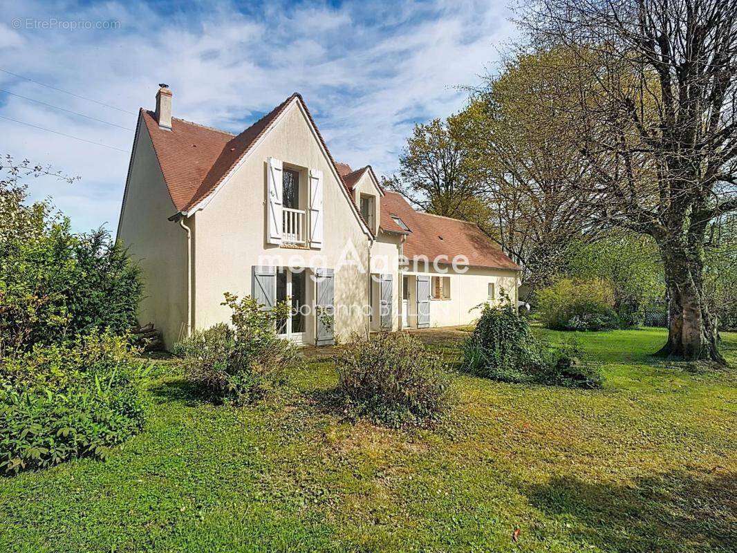 Maison à CHARENTILLY
