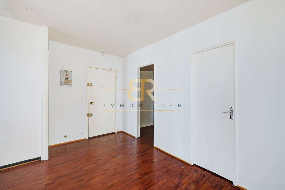 Appartement à PARIS-19E