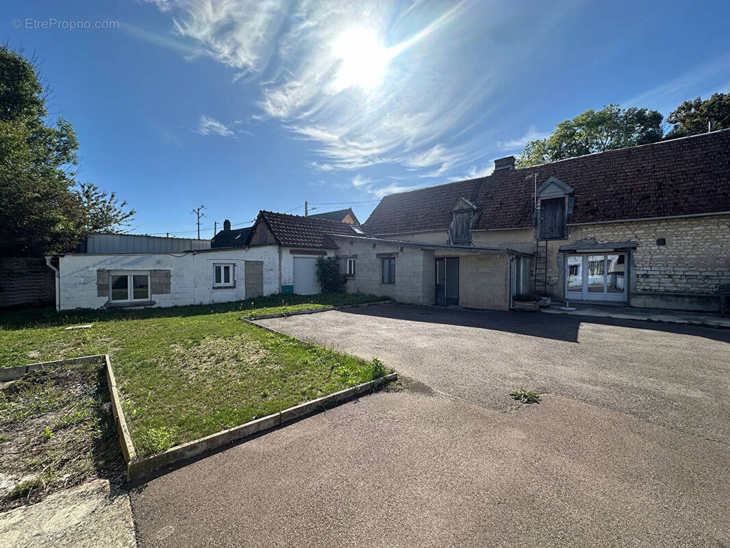 Maison à ESTISSAC