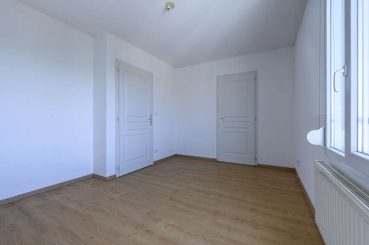 STRASBOURG NEUHOF STÉÂHNIE - Duplex 5 pièces de 98m2 avec terrasse, parking et garage - photo 12