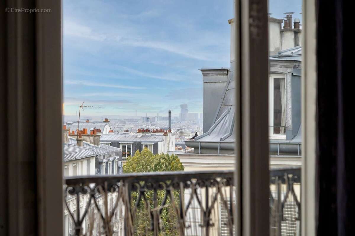Appartement à PARIS-18E