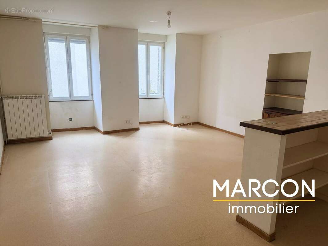 Appartement à SAINT-VAURY