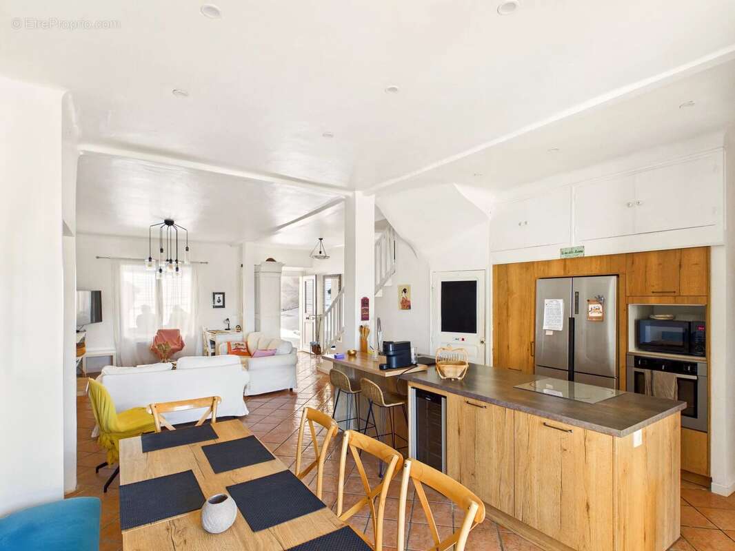 Maison à POURRIERES