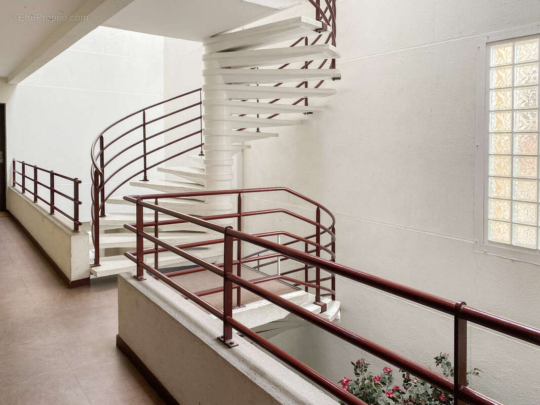 Appartement à LA GARENNE-COLOMBES