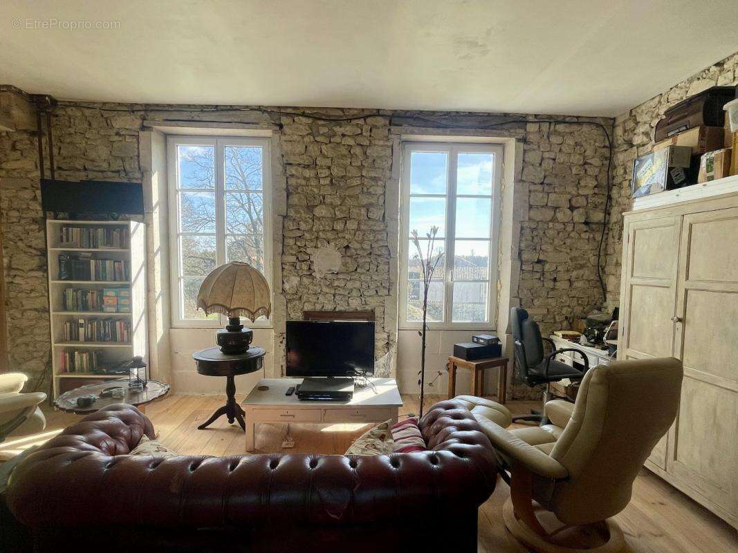 Maison à SAINT-MARTIAL-SUR-NE