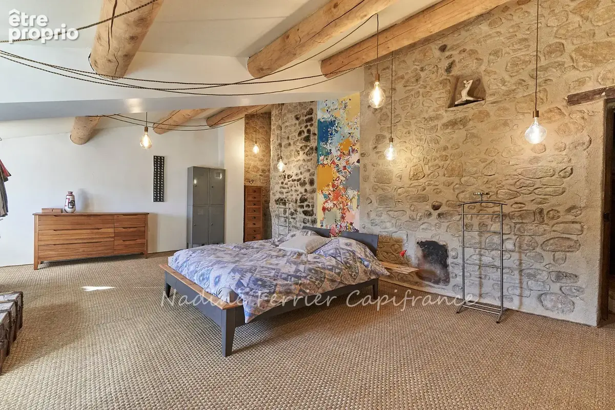 Jouques (13) – grande maison de village rénovée – 215 m² – 4 chambres – terrasse panoramique - photo 14