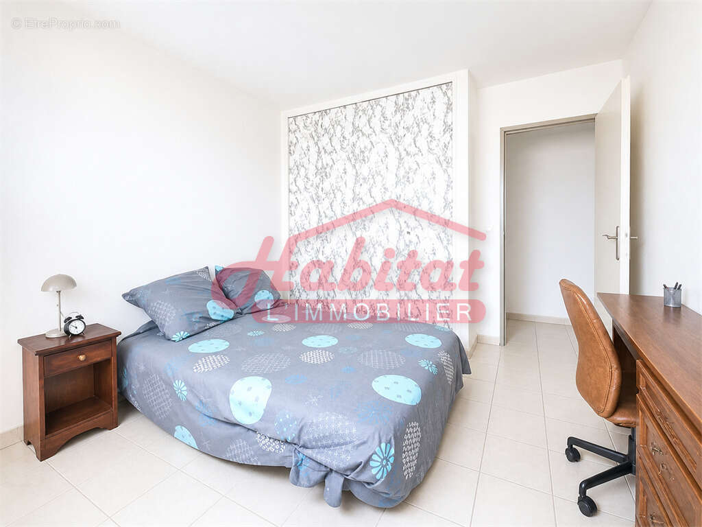 Chelles centre-ville : appartement + box - photo 6