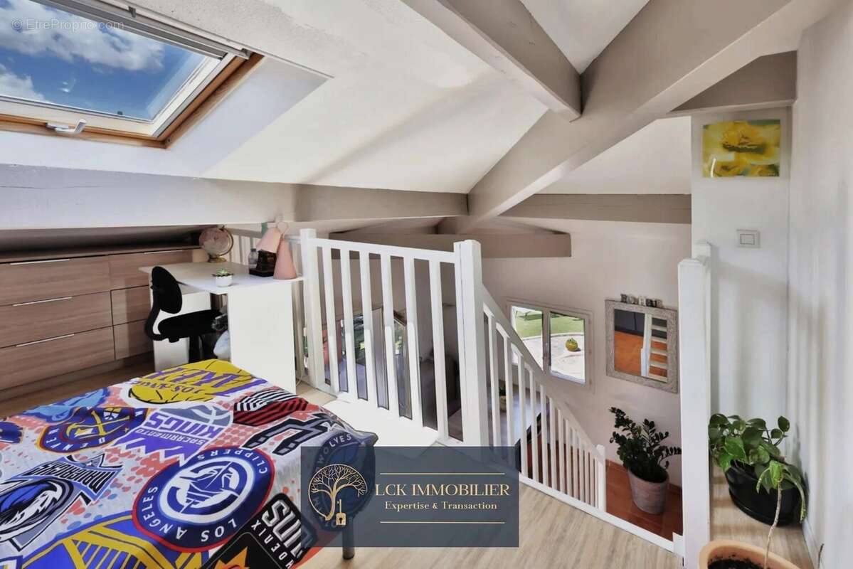 Maison à ROQUEBRUNE-SUR-ARGENS