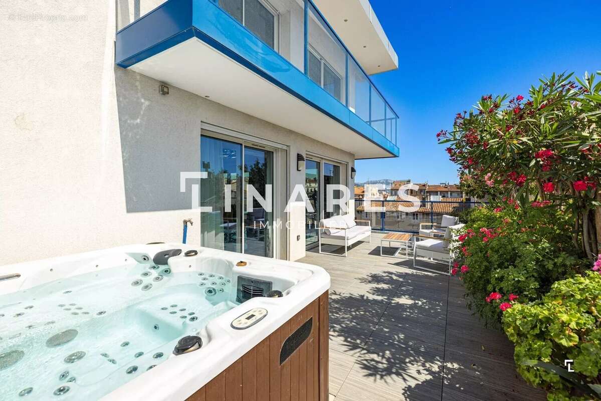 Appartement à MARSEILLE-6E