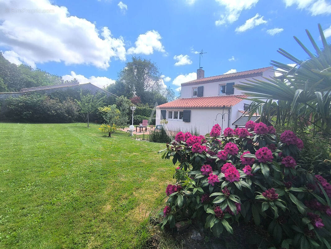 Maison à GROSBREUIL