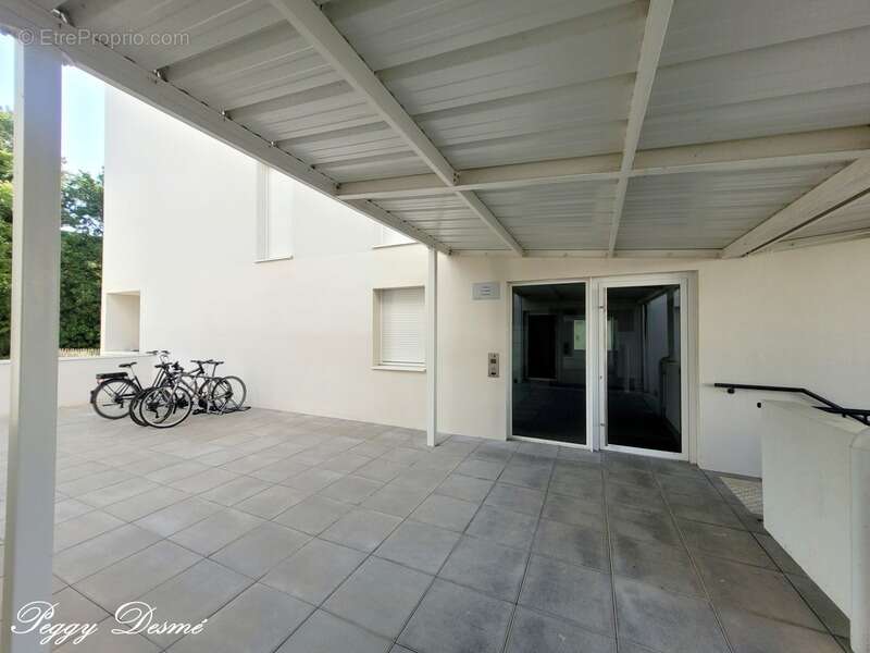 Appartement à vendre 3 pièces LA ROCHELLE (17) - 2 chambres, Terrasse, Place de parking privative - photo 13