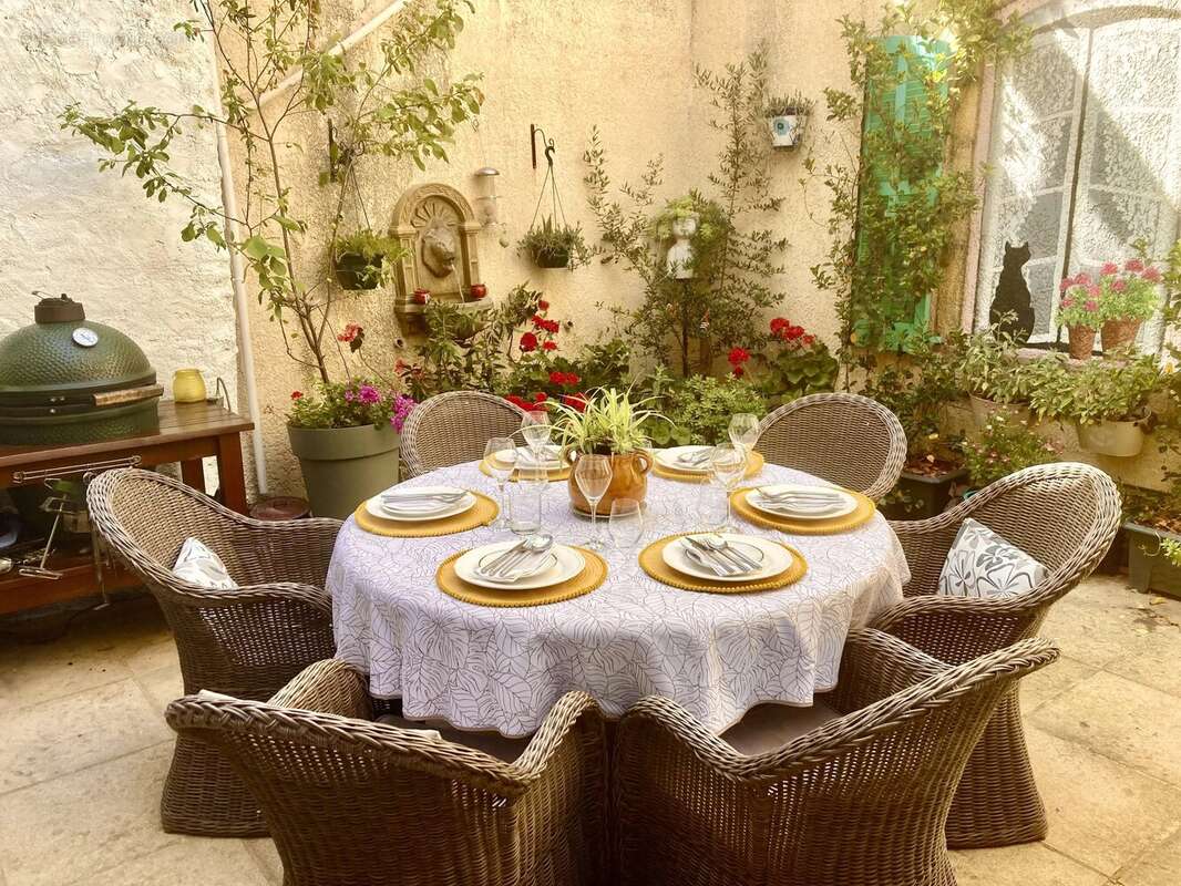 Maison à CAUNES-MINERVOIS