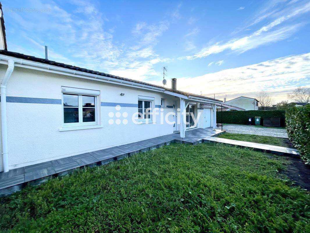 Maison à BLANQUEFORT