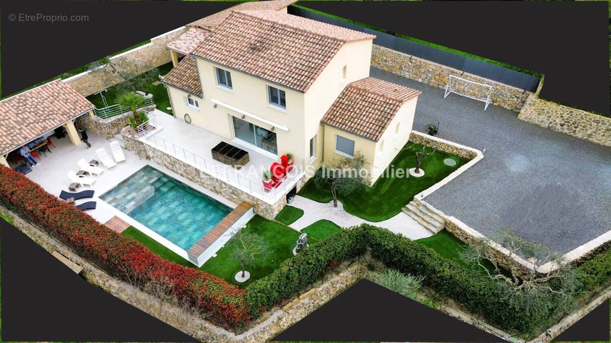 Maison à PEYMEINADE