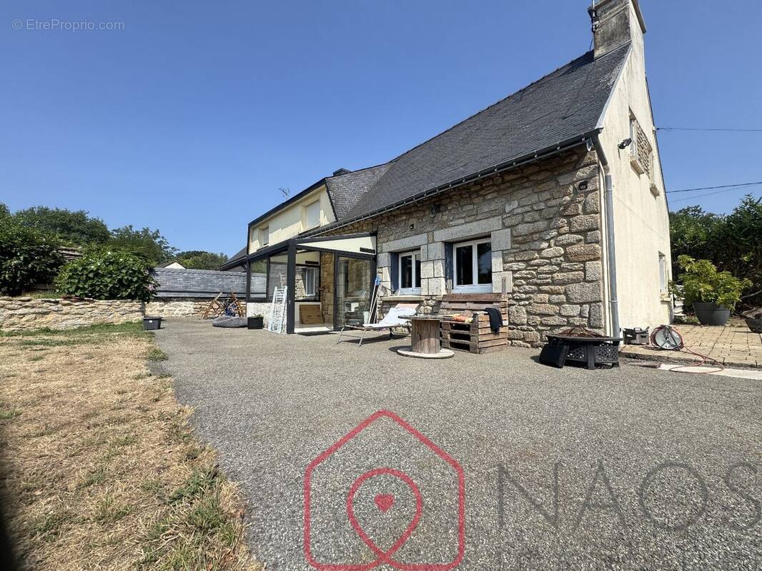 Maison à MALGUENAC