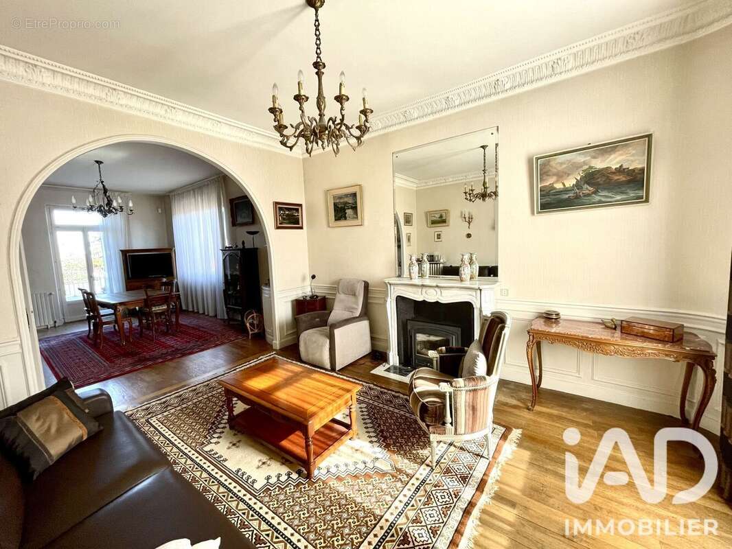 Maison 208 m² à Langres  - photo 5