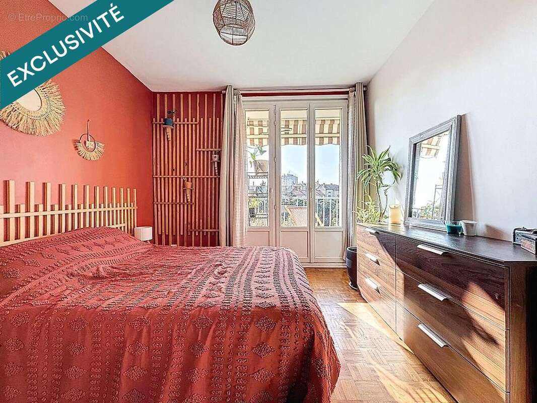 Photo 5 - Appartement à VILLEURBANNE