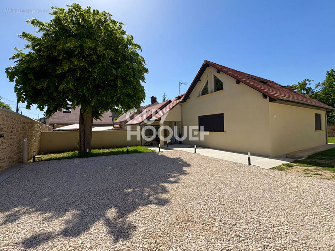 Maison à SOISY-SUR-SEINE