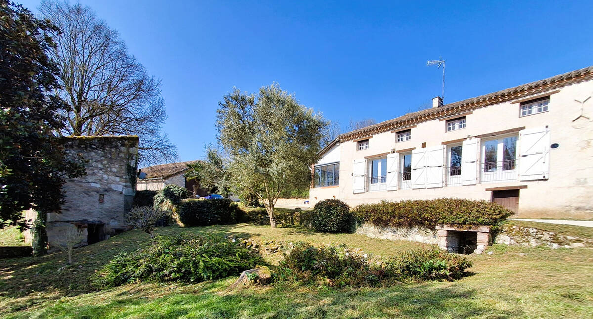 Maison à CASTELSAGRAT