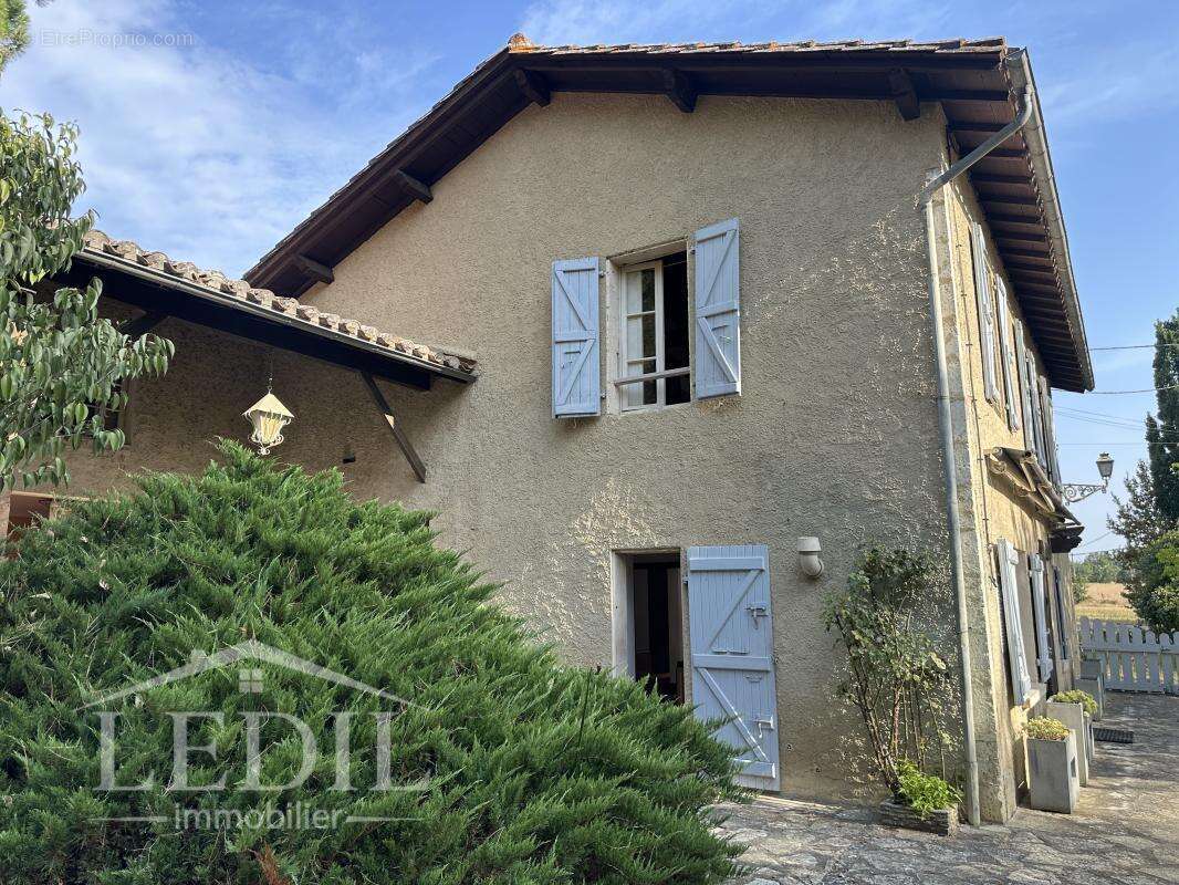 Maison à MAUVEZIN