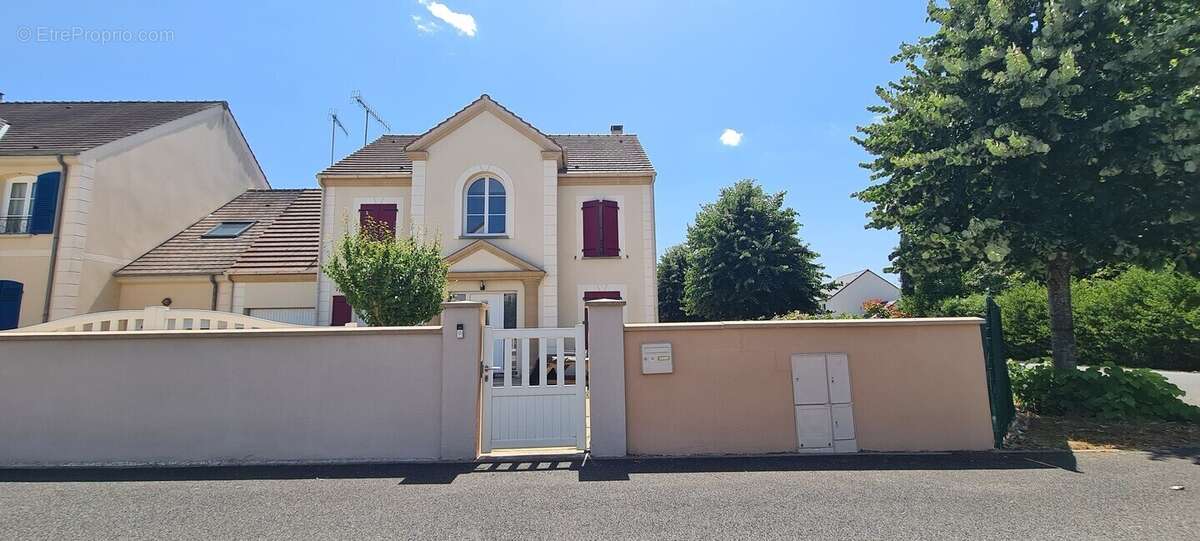 Maison à FONTAINEBLEAU