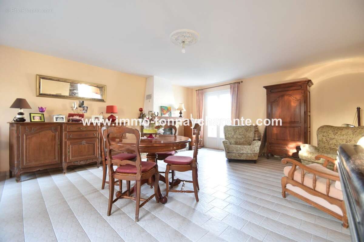 Maison à TONNAY-CHARENTE