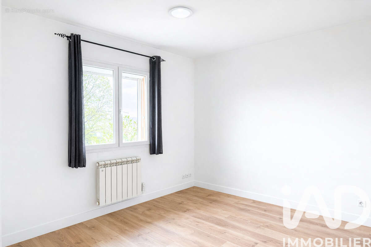 Photo 5 - Appartement à SAINT-GENIS-LAVAL