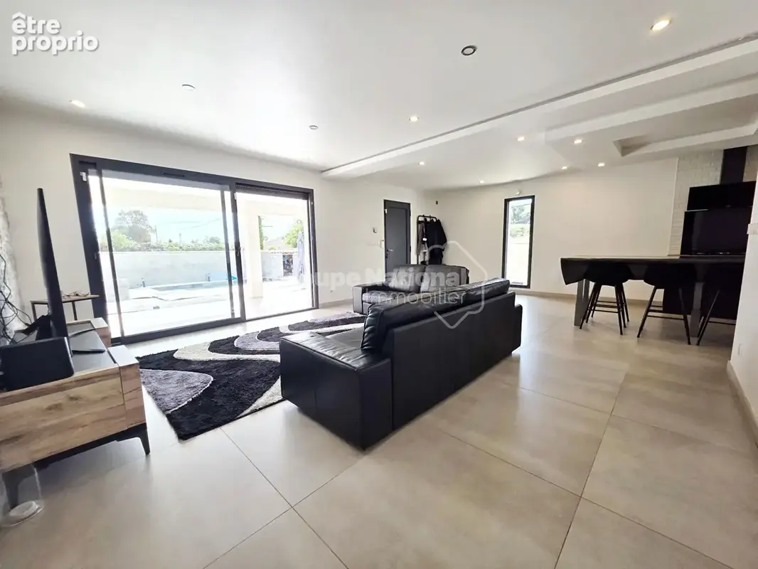 Maison 5 pièces de 142 m² avec piscine, garage et accès au canal ? Saint-Chamas (13250) - photo 5