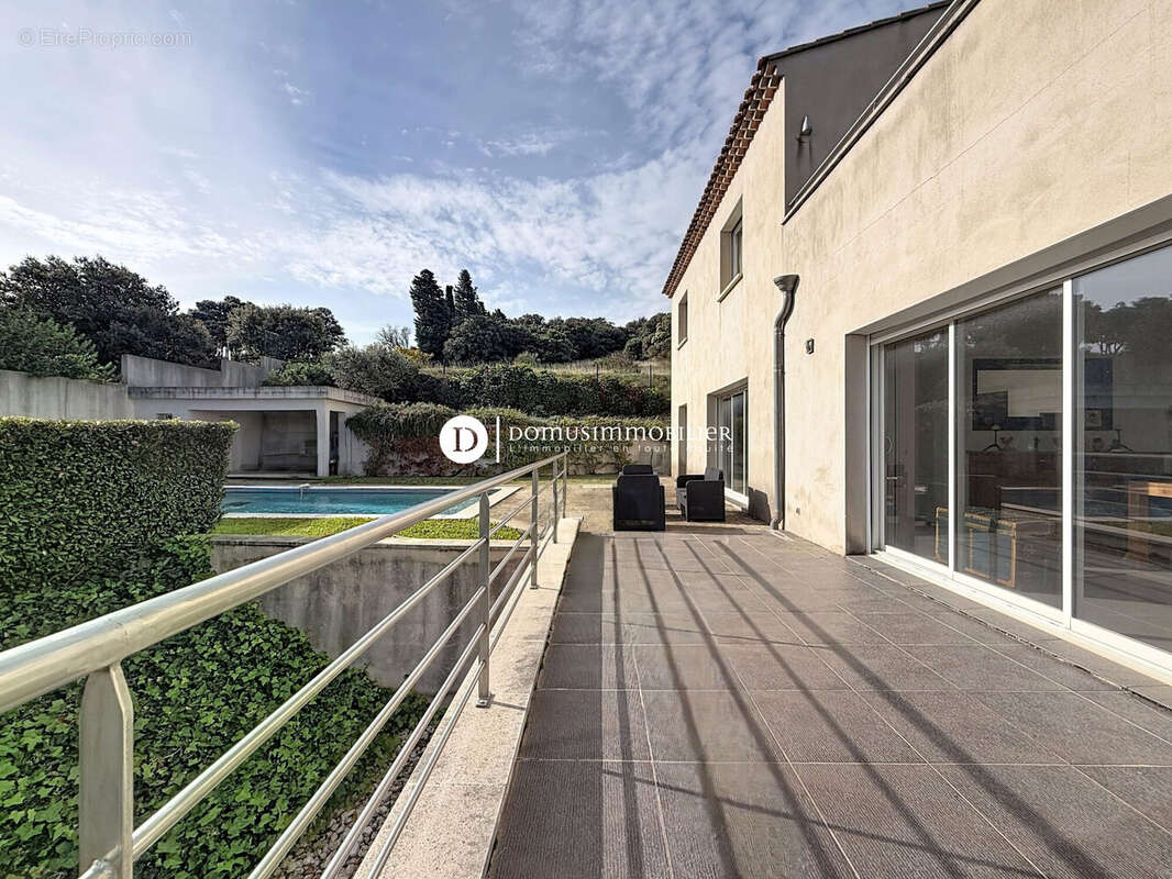 Maison à SAINT-SATURNIN-LES-AVIGNON