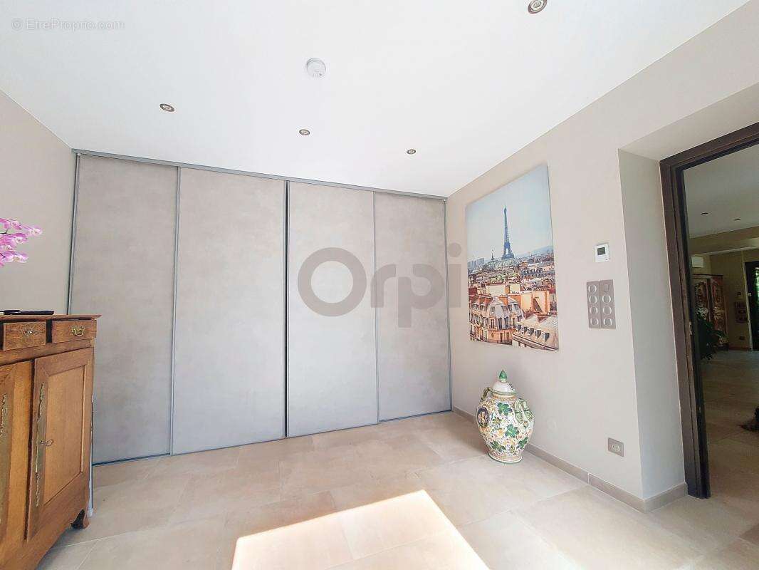 Propriété de Prestige avec Piscine spa et Terrain de tennis à Roquebrune-sur-Argens - photo 6
