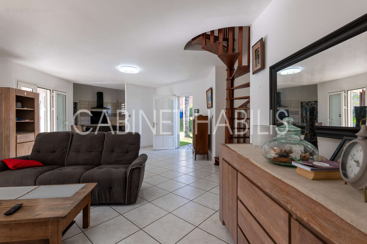 A vendre -  villa f6 de 206.45 m2 environ - saint joseph - 455 000 € - photo 5