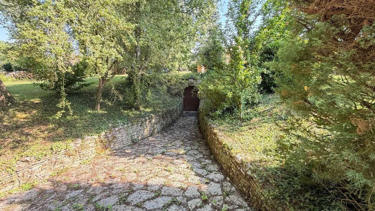 Ensemble immobilier : Maison 146 m2, maison annexe 50 m2, pi - photo 13
