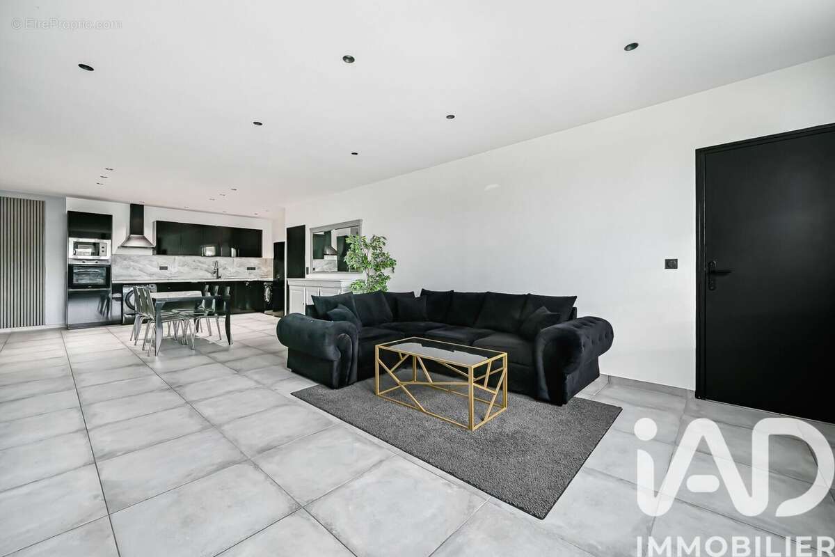 Photo 4 - Appartement à LIVRY-GARGAN