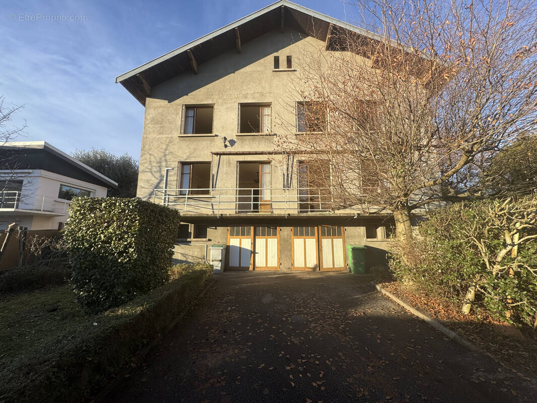 Appartement à MEYLAN