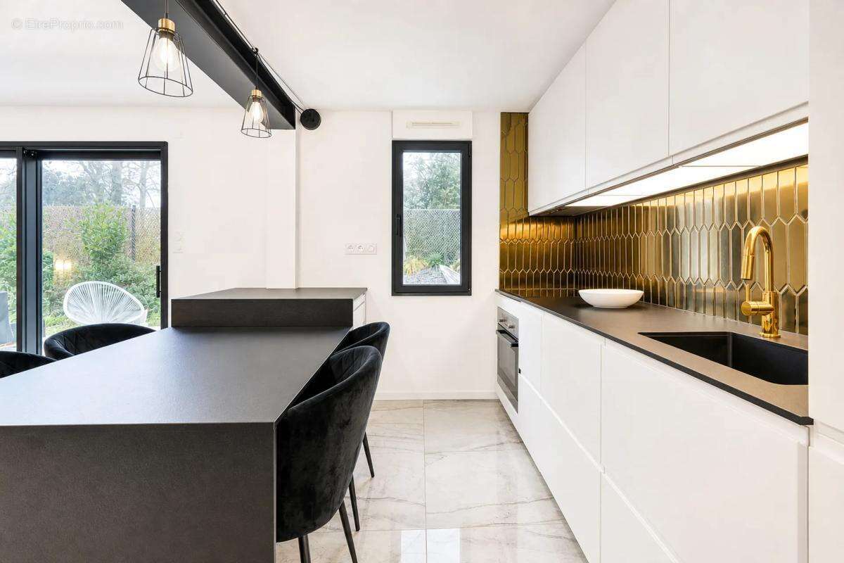 Basse-Goulaine : 450 m² - photo 6