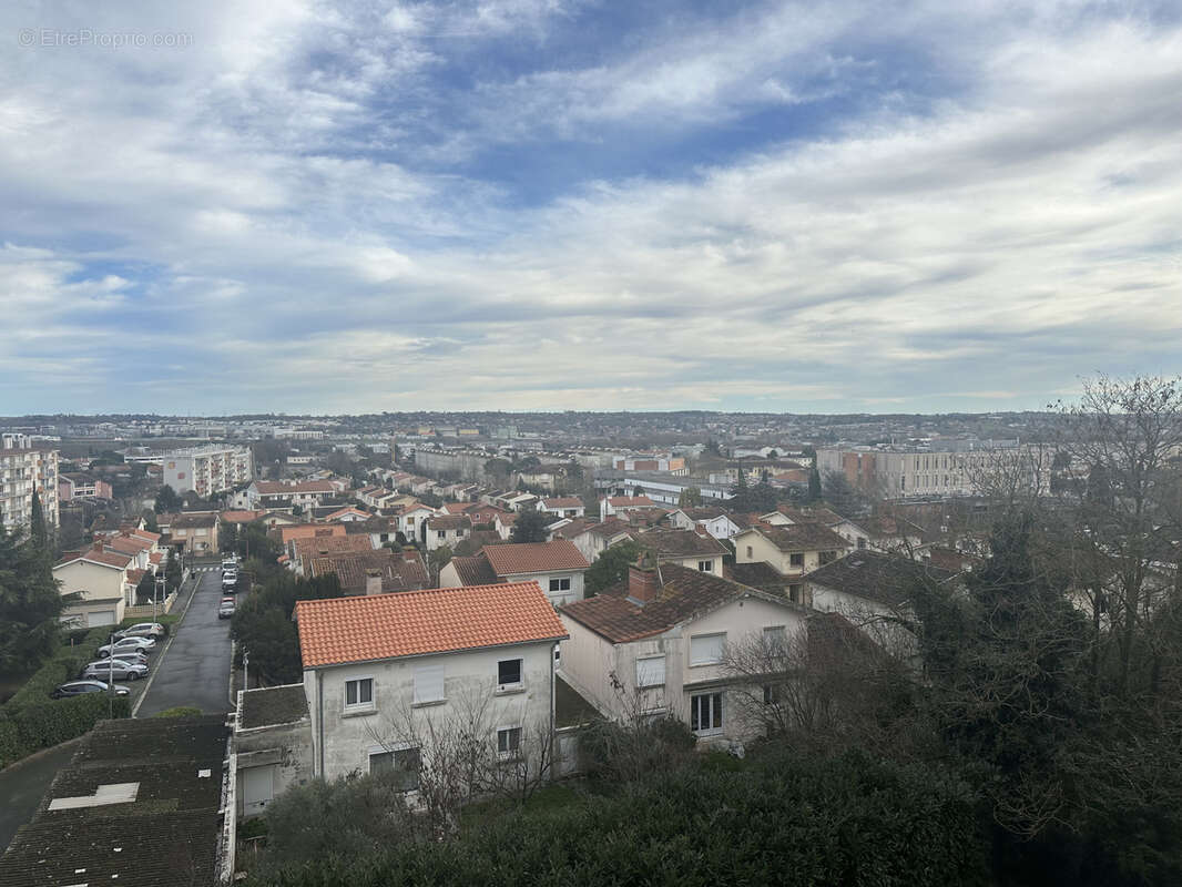 JOLIMONT / ARGOULETS - Appartement 3 pièces de 59m2 en dernier étage - Terrasse - 169 500 € - photo 9