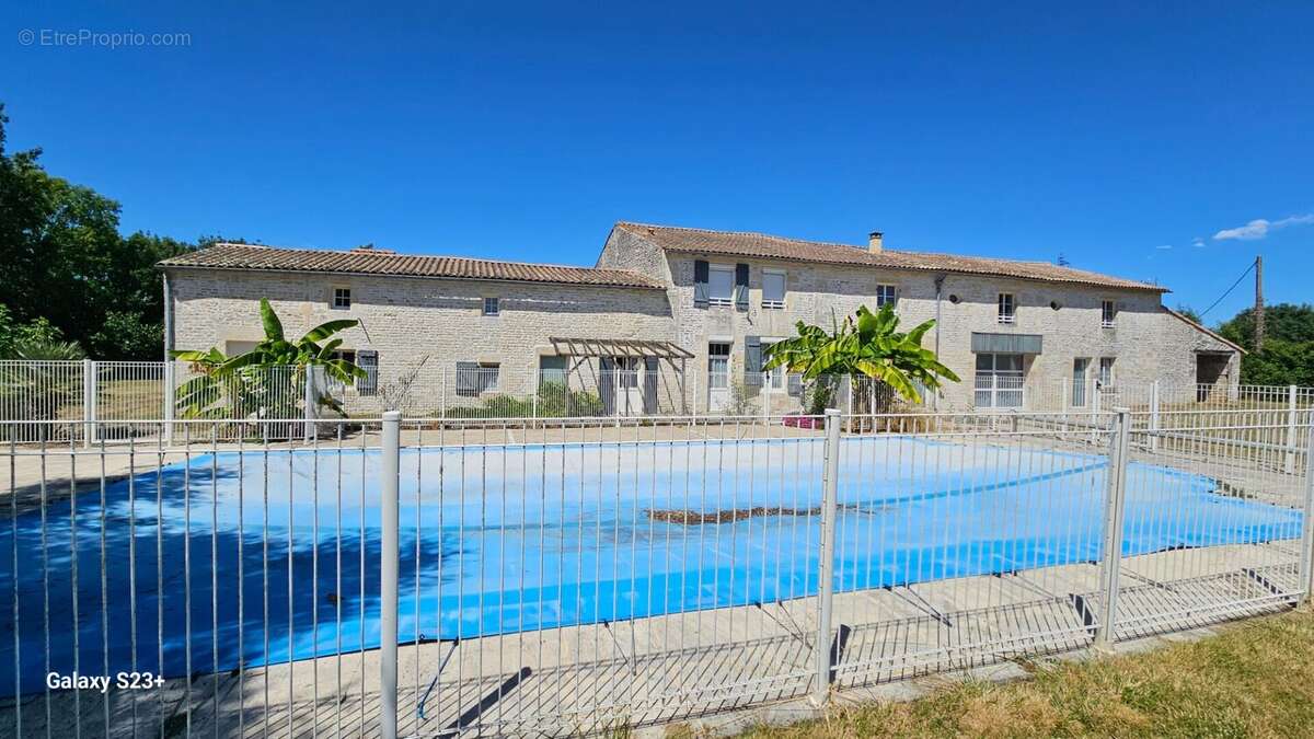 Maison à AIFFRES