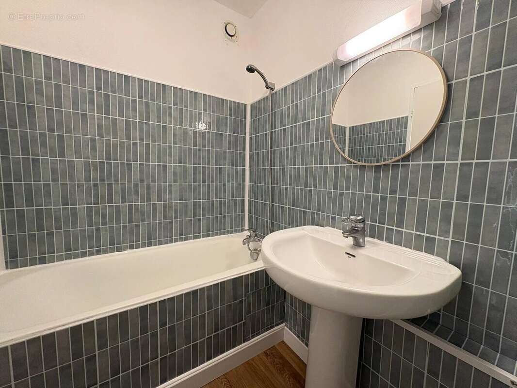 Appartement à LES CLAYES-SOUS-BOIS