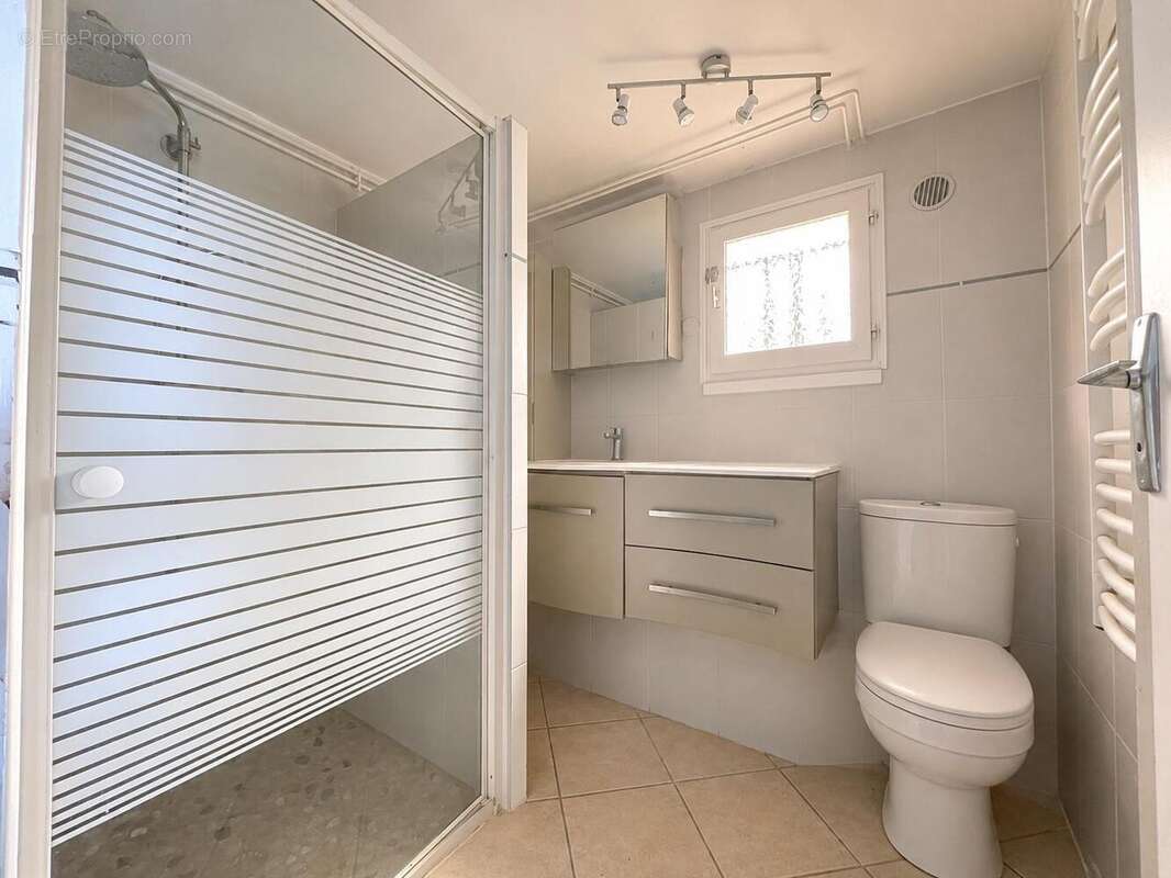 Maison 178 m² à Saint-Priest  - photo 6