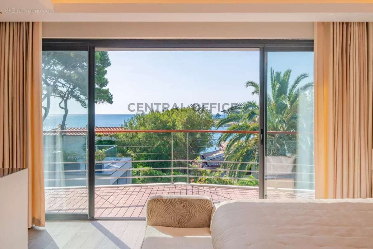Cap D’Antibes Villa rénovée avec vue mer - photo 4
