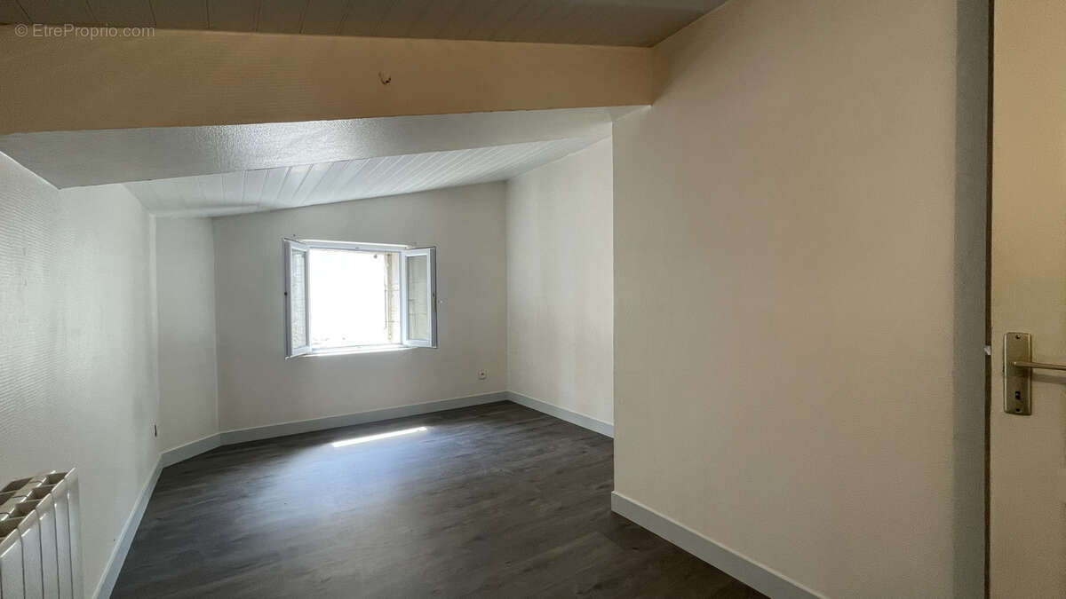 Maison à FRONTENAY-ROHAN-ROHAN