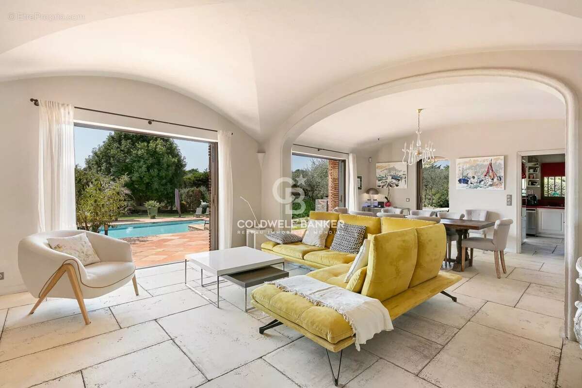 Maison à MOUGINS