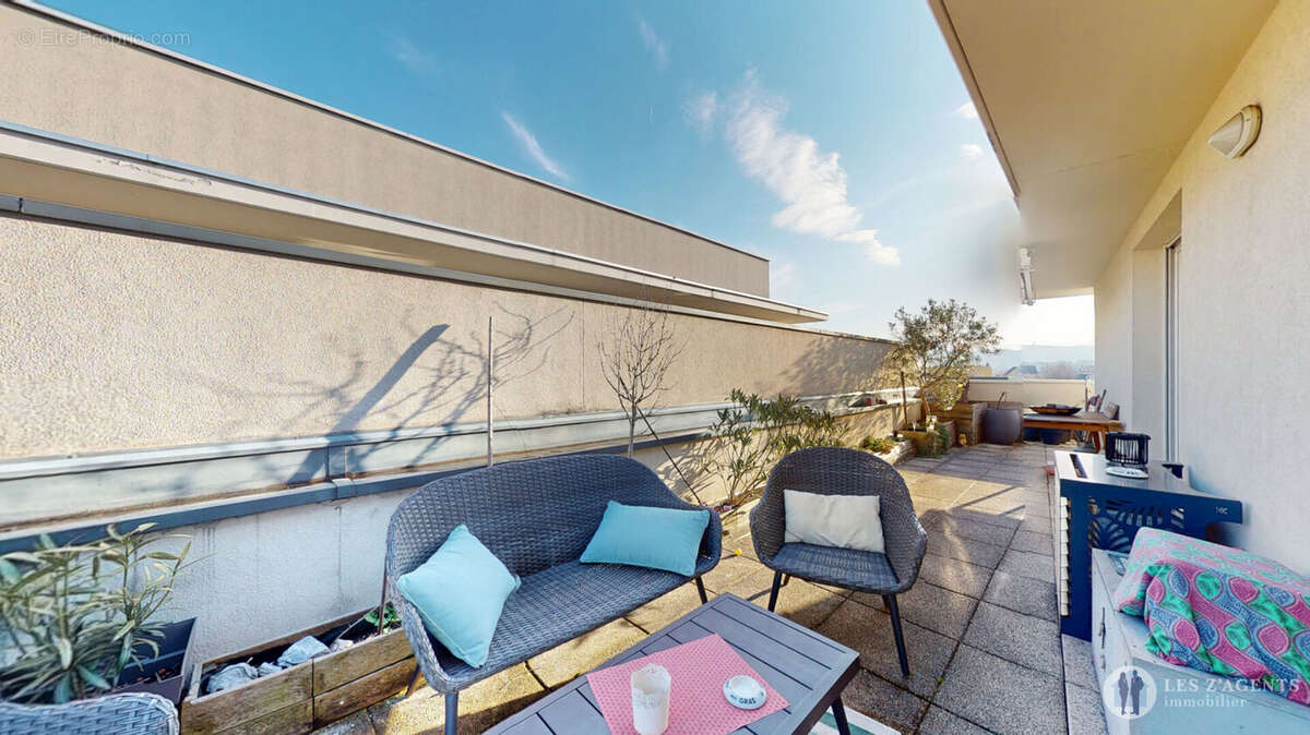 Appartement à SAINT-MARTIN-D'HERES